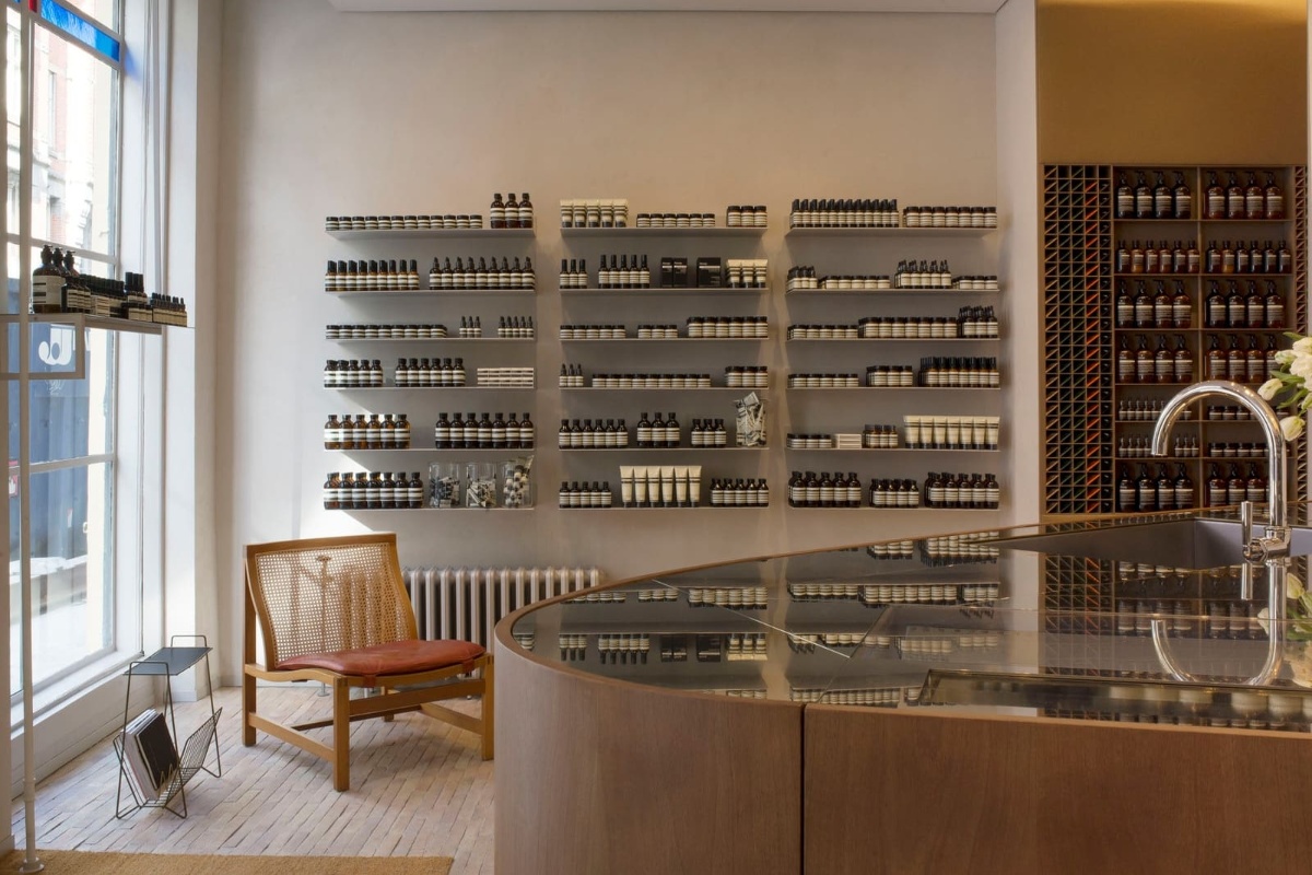 男士專用洗發(fā)水：特別適合細(xì)軟發(fā)質(zhì)，增強(qiáng)發(fā)絲韌性